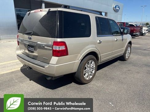 Used 2017 Ford Expedition Limited w/ Equipment Group 301A AWD/4WD image 3