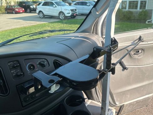 Used 2007 Ford E-250 and Econoline 250 Extended image 17