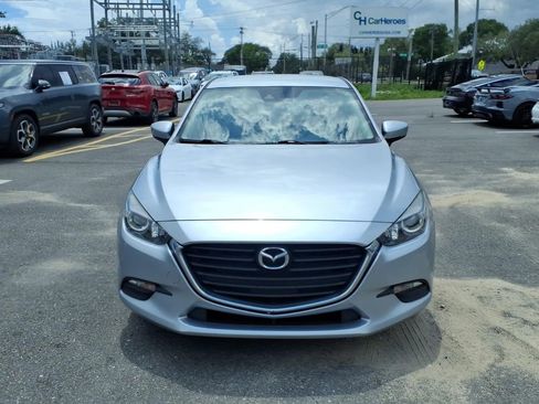 Used 2018 MAZDA MAZDA3 Touring FWD image 2
