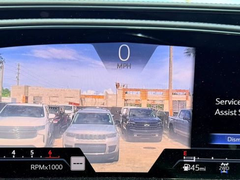 Used 2021 Cadillac Escalade Premium Luxury w/ LPO, Radiant Package AWD/4WD image 17