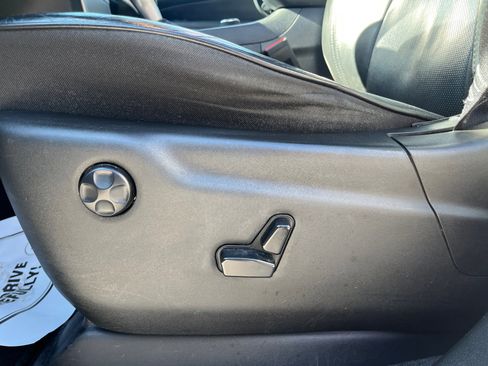 Used 2018 Jeep Grand Cherokee Overland image 13