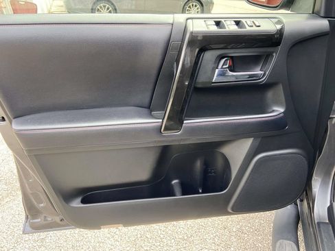 Used 2019 Toyota 4Runner TRD Off-Road AWD/4WD image 12
