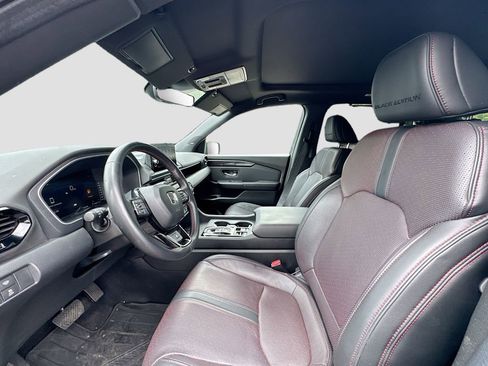 Used 2025 Honda Pilot Black Edition image 22