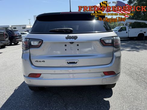 Used 2024 Jeep Compass Limited w/ High Altitude Package AWD/4WD image 6