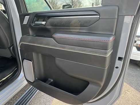 Used 2024 GMC Sierra 2500 AT4X image 18