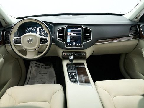 Used 2016 Volvo XC90 T6 Momentum w/ Momentum Plus Package AWD/4WD image 25