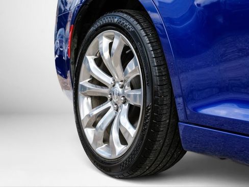 Used 2019 Chrysler 300 Touring w/ Chrome Appearance Package RWD image 58