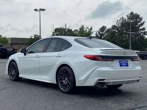 Used 2025 Toyota Camry XSE FWD image 4