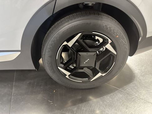 New 2026 Kia Sportage EX w/ EX Panorama Roof Package image 12