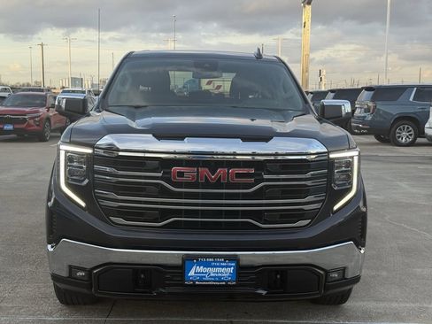 Used 2024 GMC Sierra 1500 SLT image 3