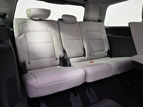 New 2026 Lincoln Navigator Reserve w/ Jet Appearance Package AWD/4WD image 18