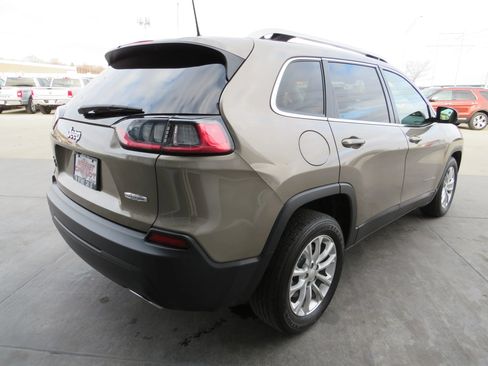 Used 2019 Jeep Cherokee Latitude w/ Popular Appearance Group image 7
