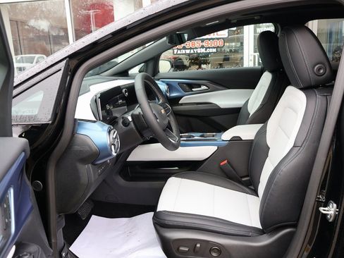 New 2026 Chevrolet Equinox EV LT w/ Convenience Package II FWD image 11