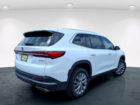 Used 2025 Buick Enclave Preferred AWD/4WD image 8