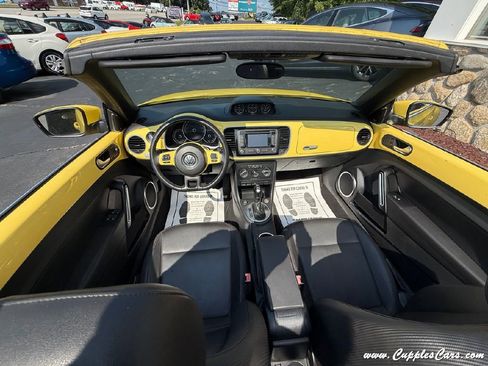 Used 2014 Volkswagen Beetle TDI image 26