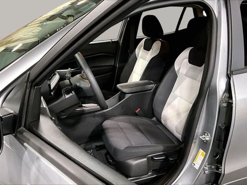 Used 2026 Chevrolet Trax LS FWD image 8