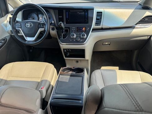 Used 2015 Toyota Sienna XLE w/ XLE Navigation Package FWD image 12