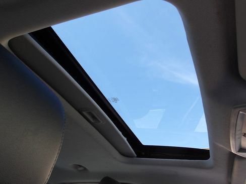 Used 2015 Ford Focus Titanium FWD image 42