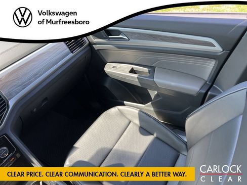 Certified 2022 Volkswagen Atlas Cross Sport SE FWD image 28