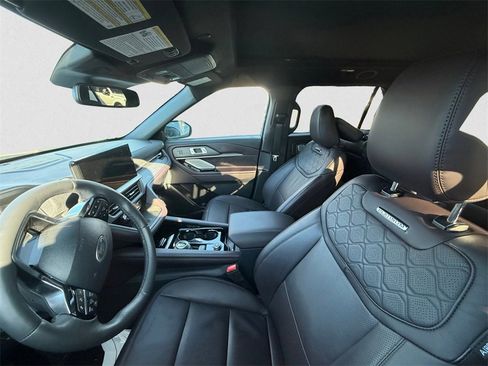 Certified 2025 Ford Explorer Platinum w/ LUX Leather Package image 7