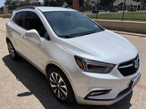 Used 2018 Buick Encore Essence FWD image 7