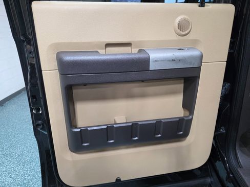 Used 2015 Ford F250 Lariat w/ Lariat Interior Package image 21