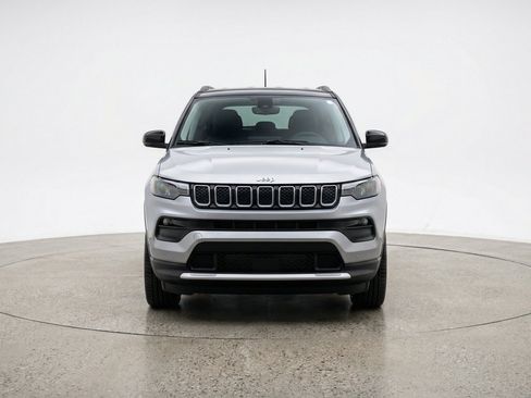 Used 2025 Jeep Compass Limited AWD/4WD image 2