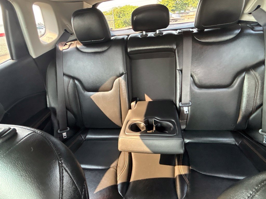 Used 2018 Jeep Compass Limited FWD image 32