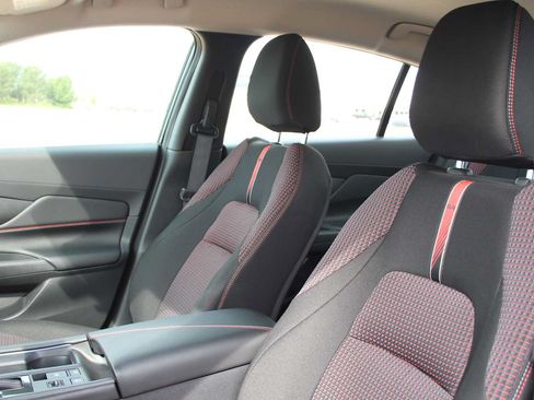 Used 2026 Nissan Sentra SR w/ Floor Mat Package FWD image 22