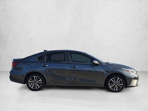 Used 2022 Kia Forte LXS FWD image 4