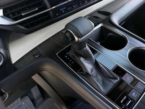 Used 2021 Toyota Sienna Platinum FWD image 20