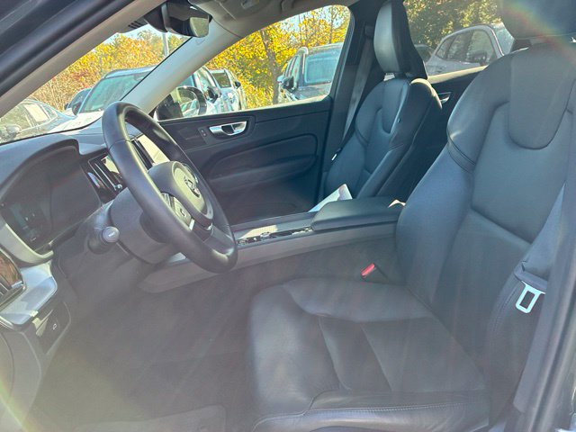 Used 2024 Volvo XC60 B5 Core w/ Protection Package Premier AWD/4WD image 24