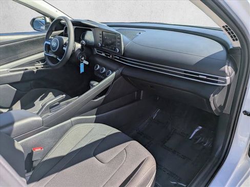 Used 2025 Hyundai Elantra SE FWD image 20