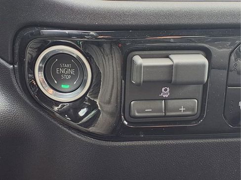 New 2026 GMC Sierra 1500 SLE w/ X31 Off-Road Package image 9