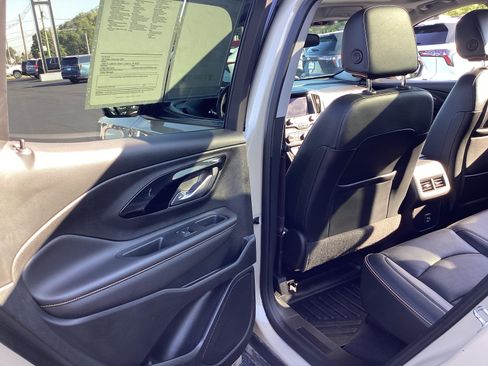 Used 2022 GMC Terrain AT4 w/ Infotainment Package II image 34