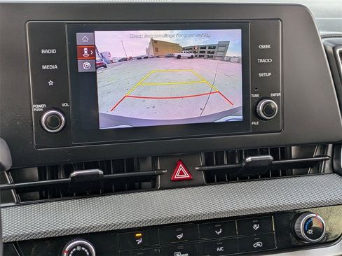 Used 2024 Kia Sportage LX image 16