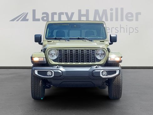 New 2025 Jeep Gladiator Sport image 8