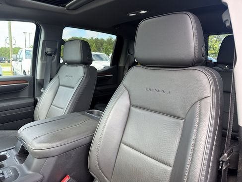 Used 2024 GMC Sierra 1500 Denali AWD/4WD image 19