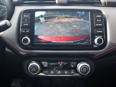 New 2025 Nissan Versa SR w/ Trunk Package image 15