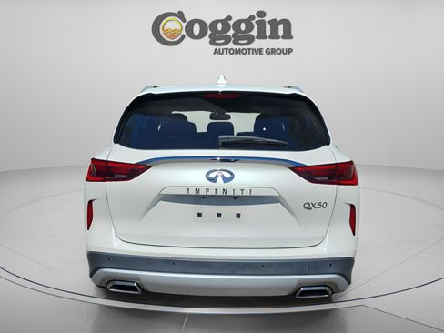 Used 2019 INFINITI QX50 Essential w/ Sensory Package image 5