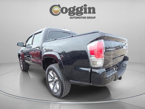 Used 2016 Toyota Tacoma Limited image 6