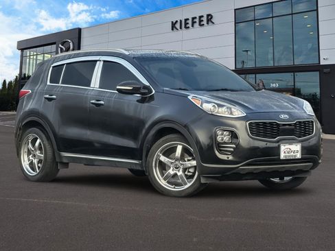 Used 2017 Kia Sportage SX image 2