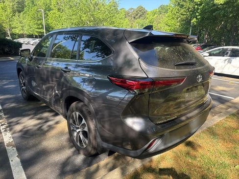 Used 2023 Toyota Highlander XLE image 15