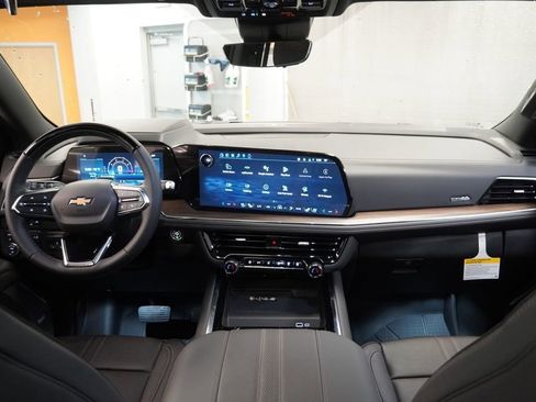 New 2026 Chevrolet Suburban High Country AWD/4WD image 22