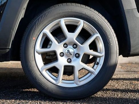 Used 2023 Jeep Renegade Latitude image 14