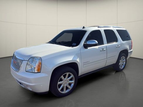 Used 2014 GMC Yukon Denali AWD/4WD image 3