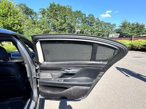 Used 2016 BMW 750i xDrive AWD/4WD image 20