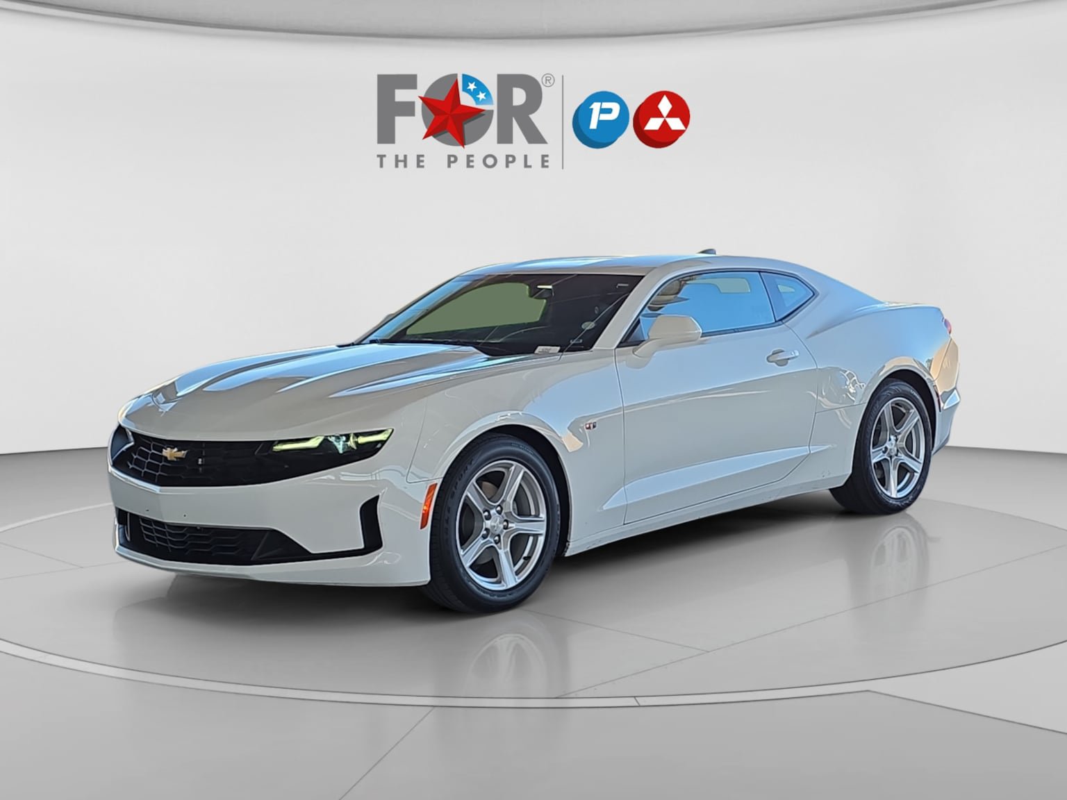 Used 2023 Chevrolet Camaro LT RWD image 4