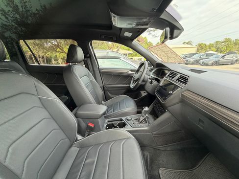 Used 2024 Volkswagen Tiguan SEL R-Line image 10