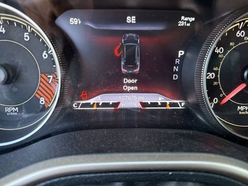 Used 2014 Jeep Cherokee Limited w/ Technology Group image 2